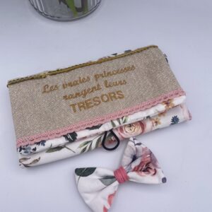 Pochette à barrette